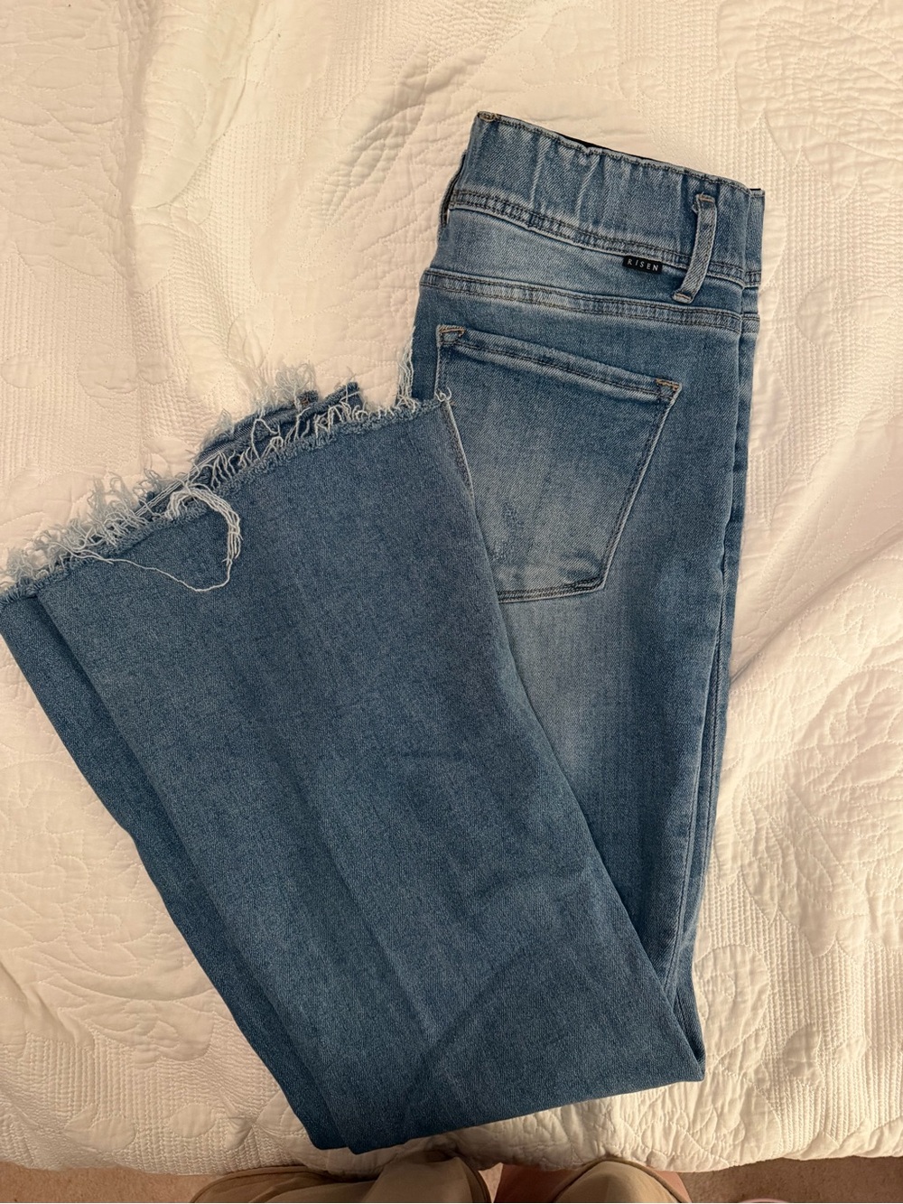 Risen Jeans Mid-Rise Blue Frayed Hem Wide-Leg Jeans